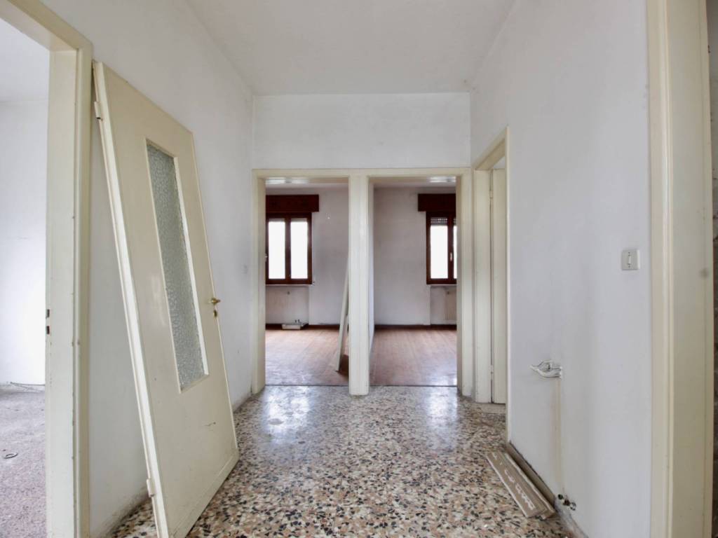 Appartamento a Montecchio maggiore in Via Alessandro Volta, 63 - Foto 3