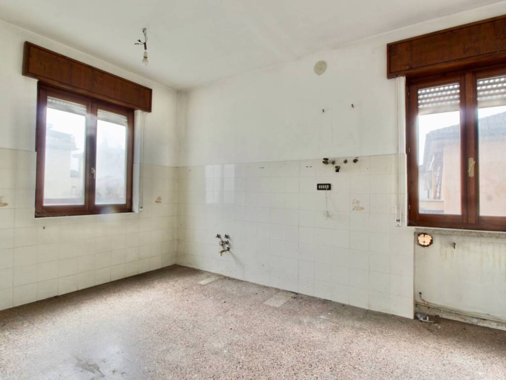 Appartamento a Montecchio maggiore in Via Alessandro Volta, 63 - Foto 5
