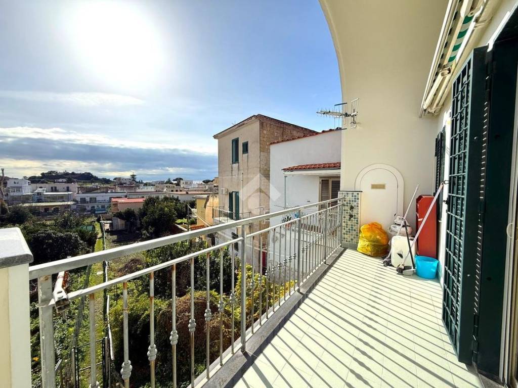 Appartamento a Bacoli in Via Cento Camerelle, 24 - Foto 2