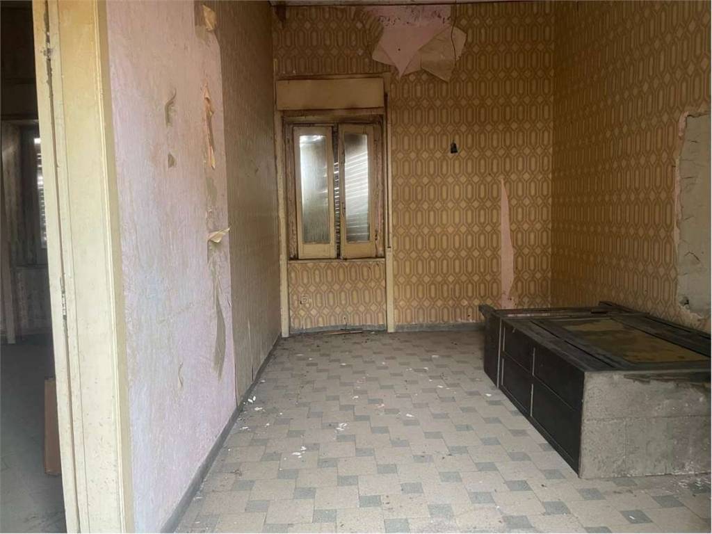 Palazzo / stabile a Mondragone in Via Sessa Aurunca, 6 - Foto 4