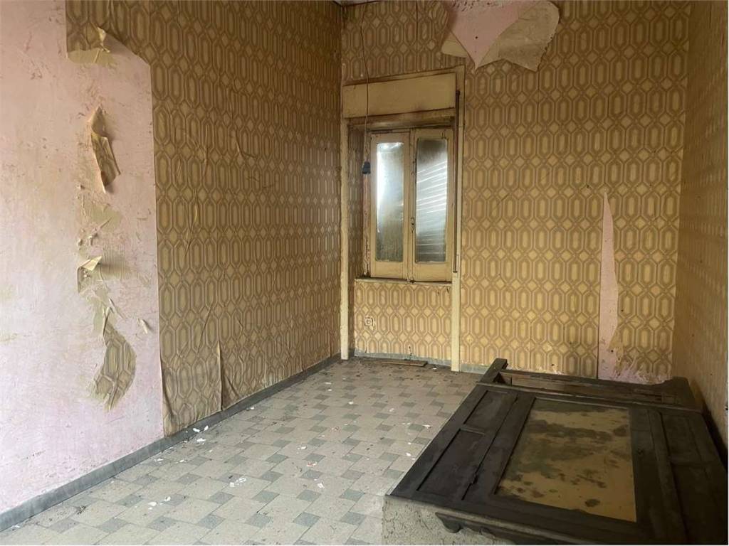 Palazzo / stabile a Mondragone in Via Sessa Aurunca, 6 - Foto 5