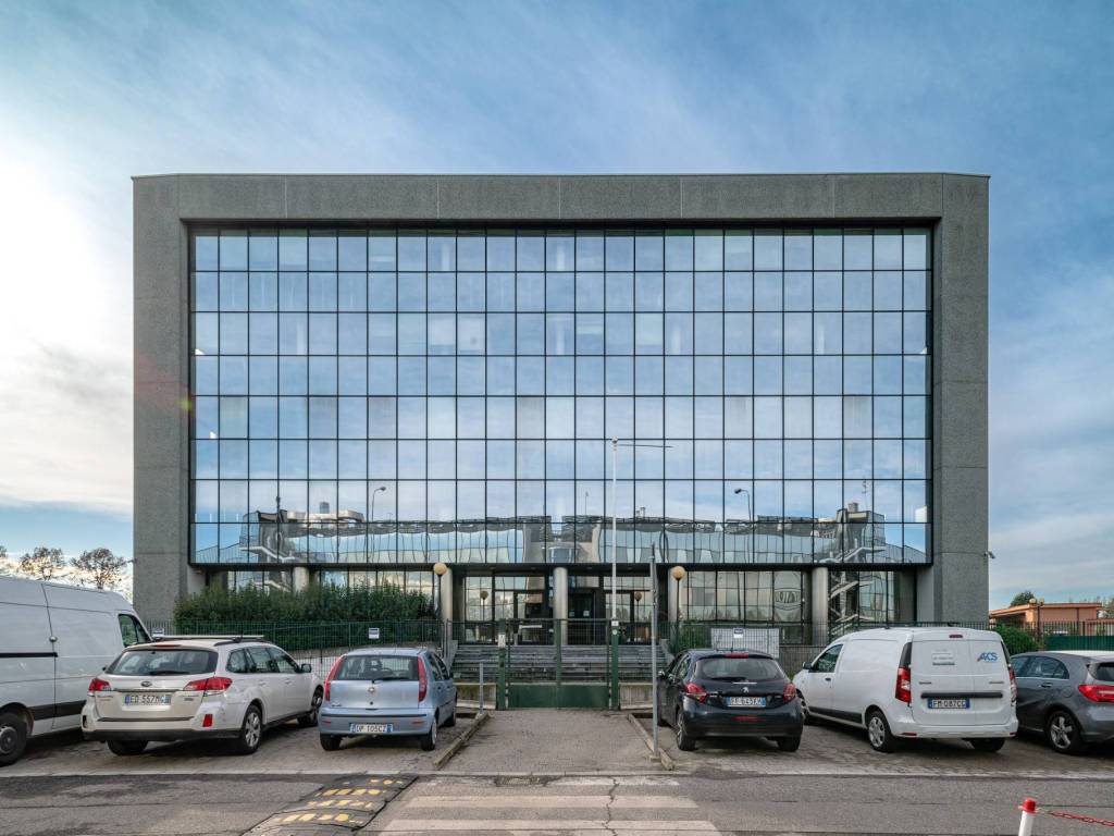 Palazzo / stabile a Cernusco sul naviglio in Via Piero Gobetti, 2 - Foto 2