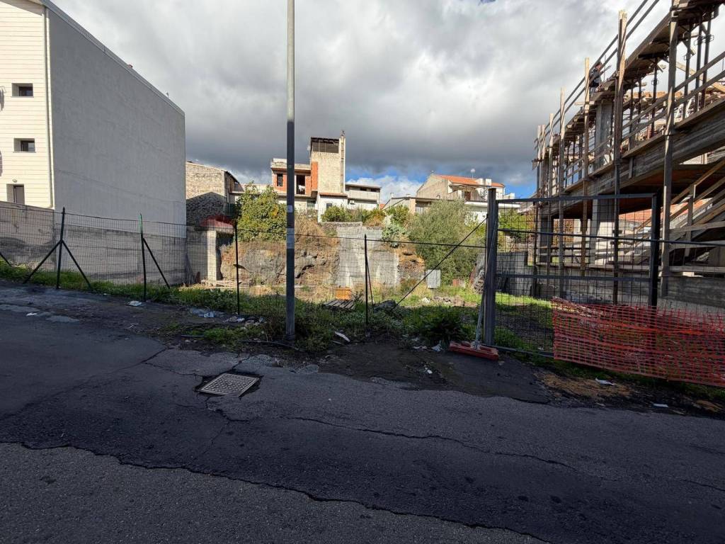 Terreno a Belpasso in via Giulio Cesare, 7 - Foto 2