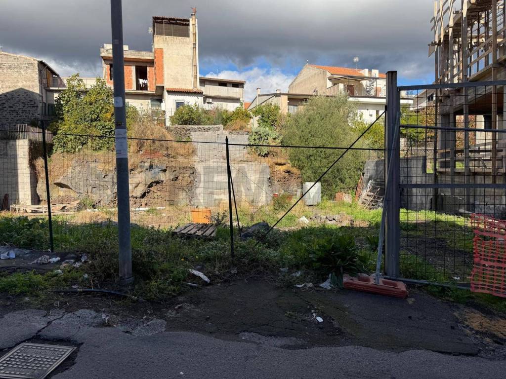 Terreno a Belpasso in via Giulio Cesare, 7 - Foto 3
