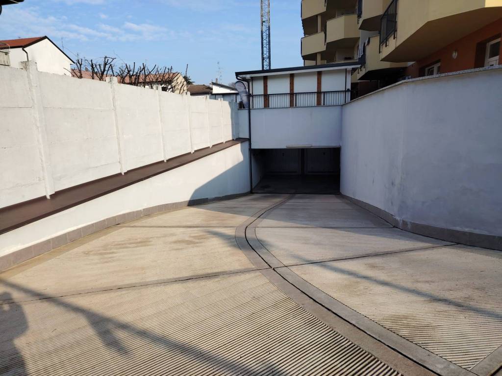 Box / garage a Bollate in Via Umberto Pace, 6 - Foto 4