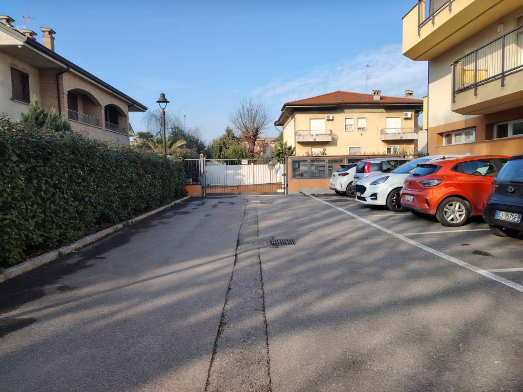 Box / garage a Bollate in Via Umberto Pace, 6 - Foto 5