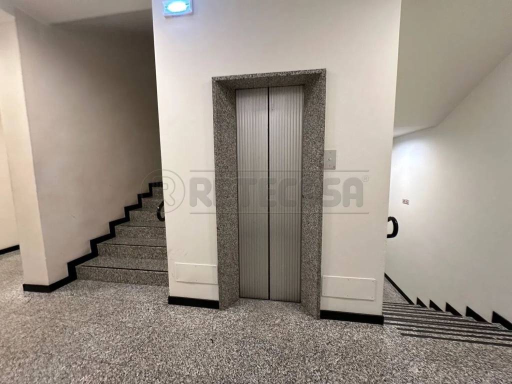 Immobile a Bassano del grappa in Largo Parolini No Number - Foto 4