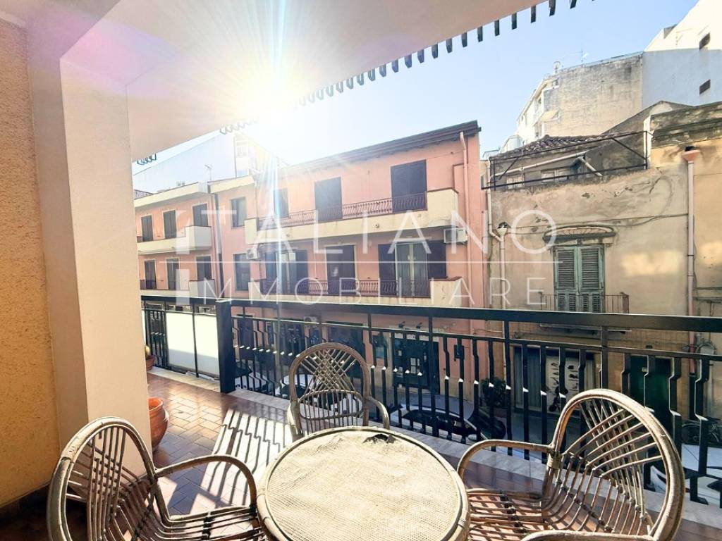 Appartamento a Milazzo in Piazza Generale Gioacchino Nastasi, 9 - Foto 2