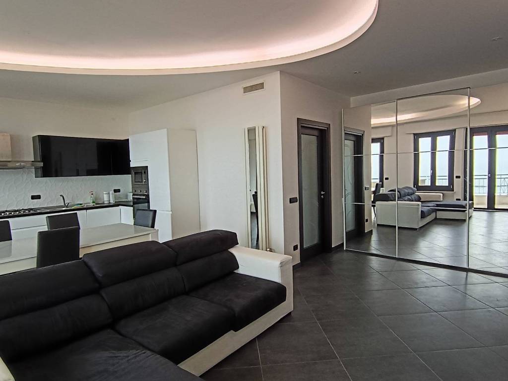 Appartamento a Ancona in Via Luigi Mercantini, 13 - Foto 2