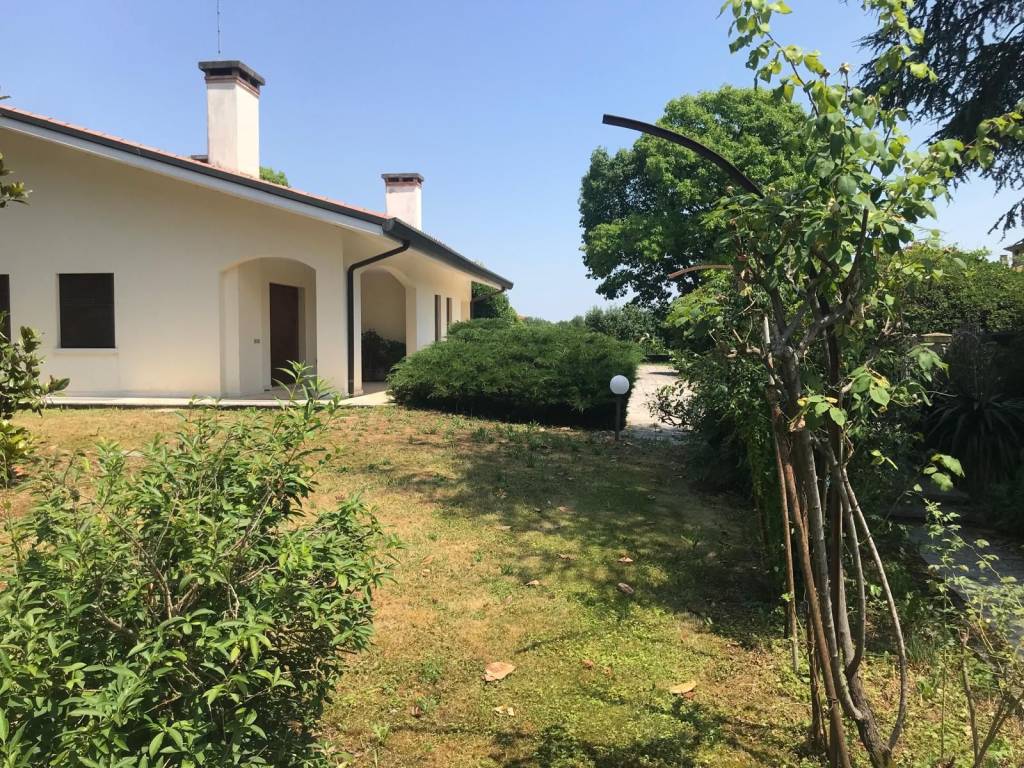 Villa a Montebelluna in Via Sant'Andrea - Foto 2