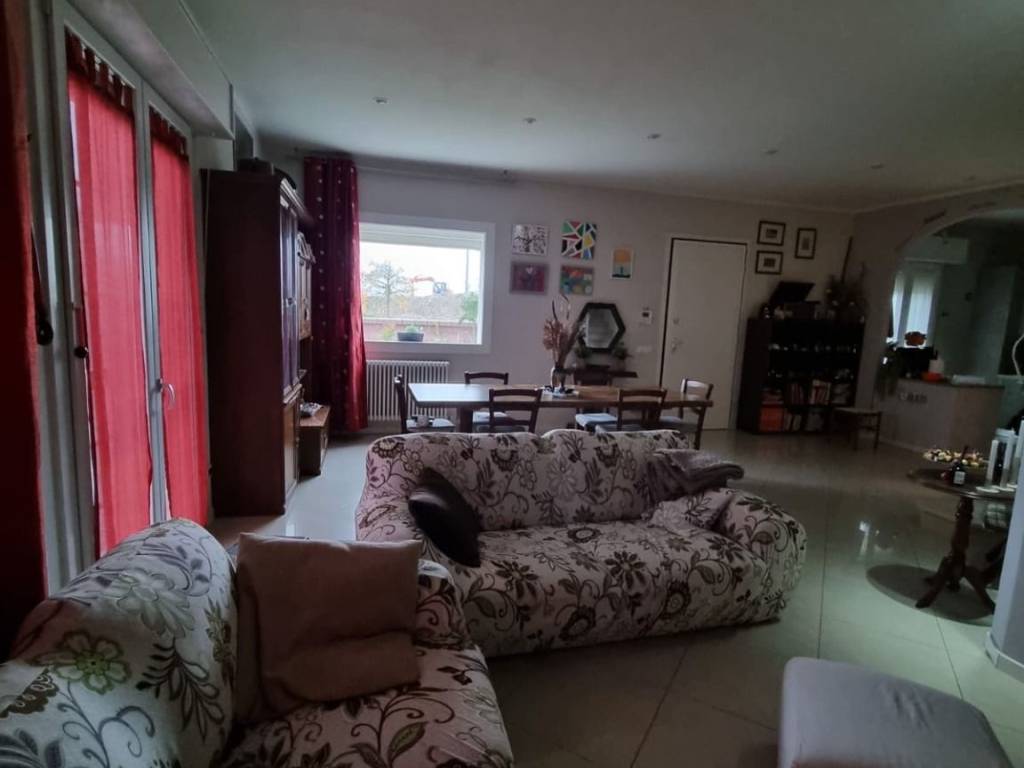 Villa a Cento in Via Benedetto Zallone - Foto 2