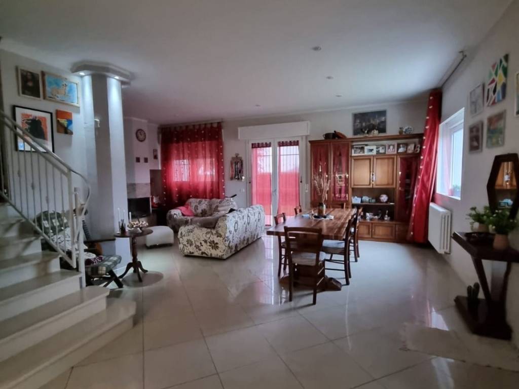 Villa a Cento in Via Benedetto Zallone - Foto 4