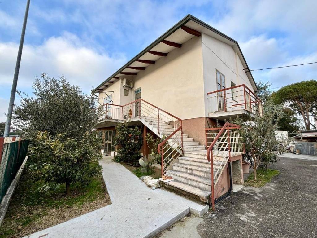 Villa a Alfonsine in Via Nullo Baldini, 2 - Foto 2