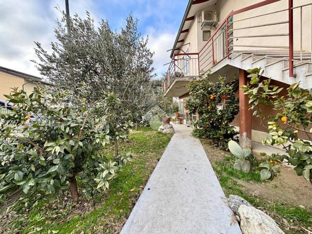 Villa a Alfonsine in Via Nullo Baldini, 2 - Foto 3