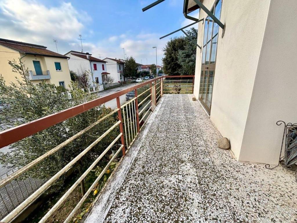 Villa a Alfonsine in Via Nullo Baldini, 2 - Foto 4