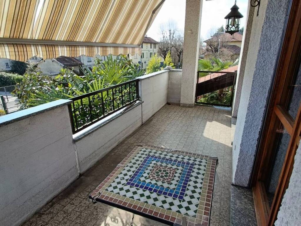 Villa a Olgiate comasco in Via Alessandro Volta - Foto 3