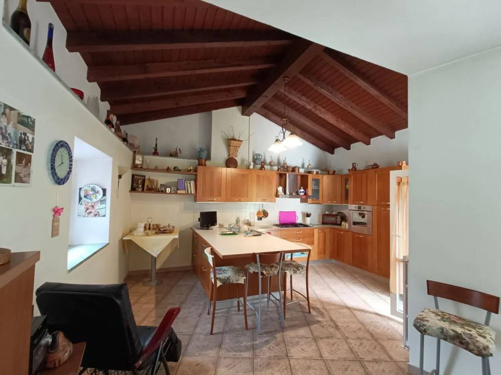 Appartamento a Olgiate comasco in Piazza Alessandro Volta - Foto 3