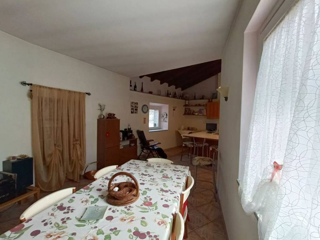 Appartamento a Olgiate comasco in Piazza Alessandro Volta - Foto 4