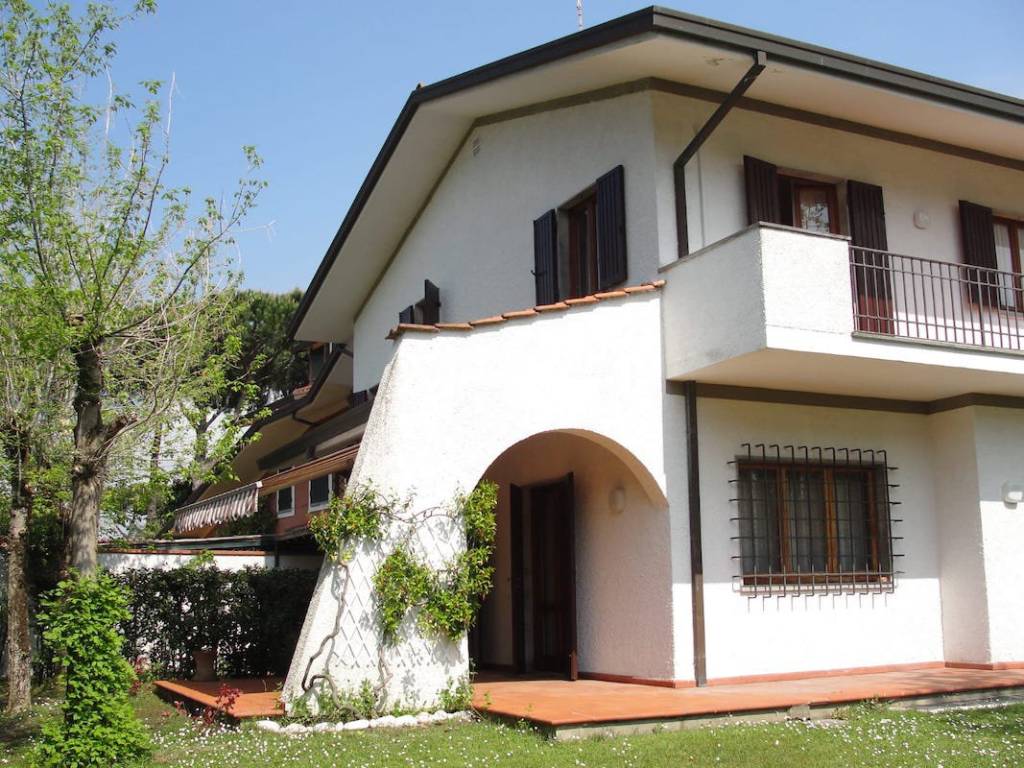 Villa a Forte dei marmi in Via 20 Settembre - Foto 2