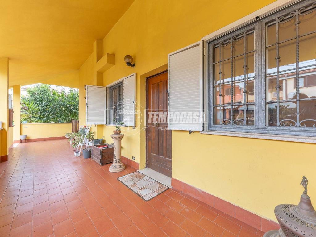 Villa a Ladispoli in Via Atene 23 - Foto 3