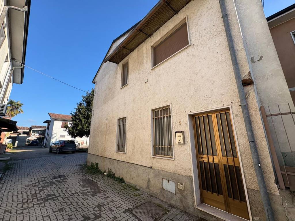 Casa indipendente a Magherno in Via Borgo Oleario, 9 - Foto 2
