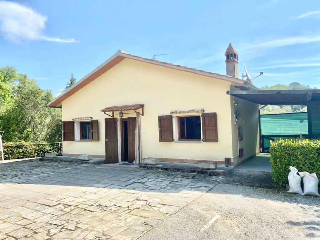 Villa a San giovanni valdarno in Via Montecarlo No Number - Foto 3