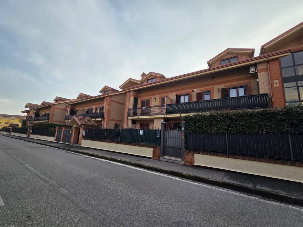 Appartamento a Pianezza in Via Luigi Firpo, 6 - Foto 3