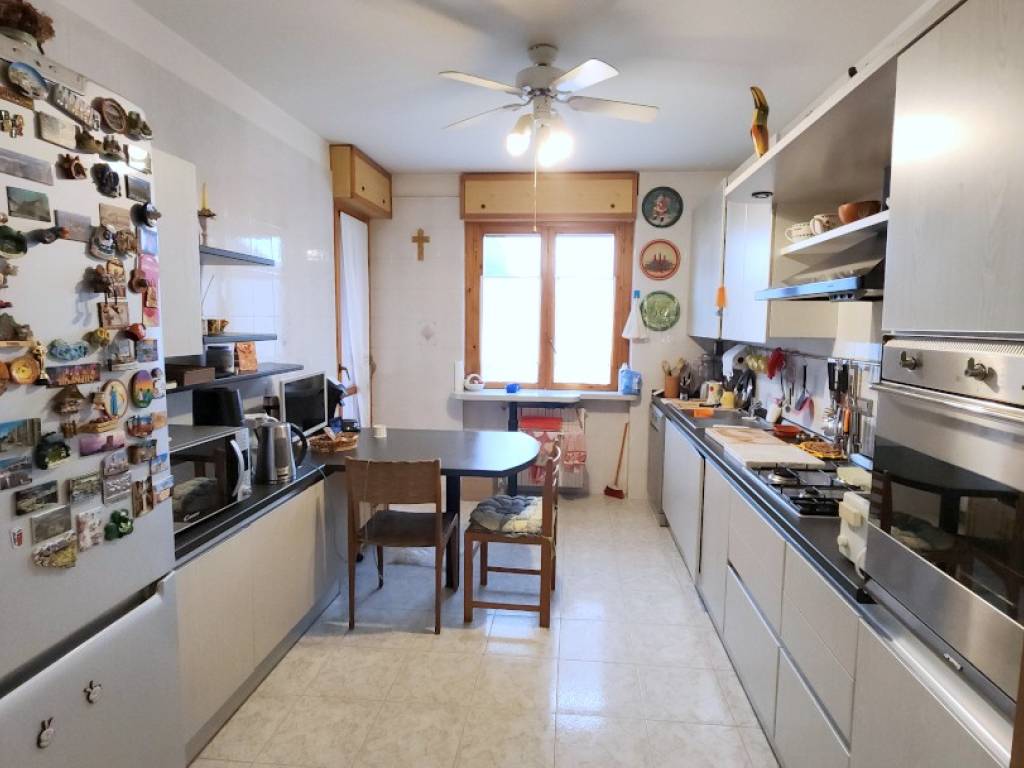 Appartamento a Bellinzago novarese in Via Alessandro Volta - Foto 4