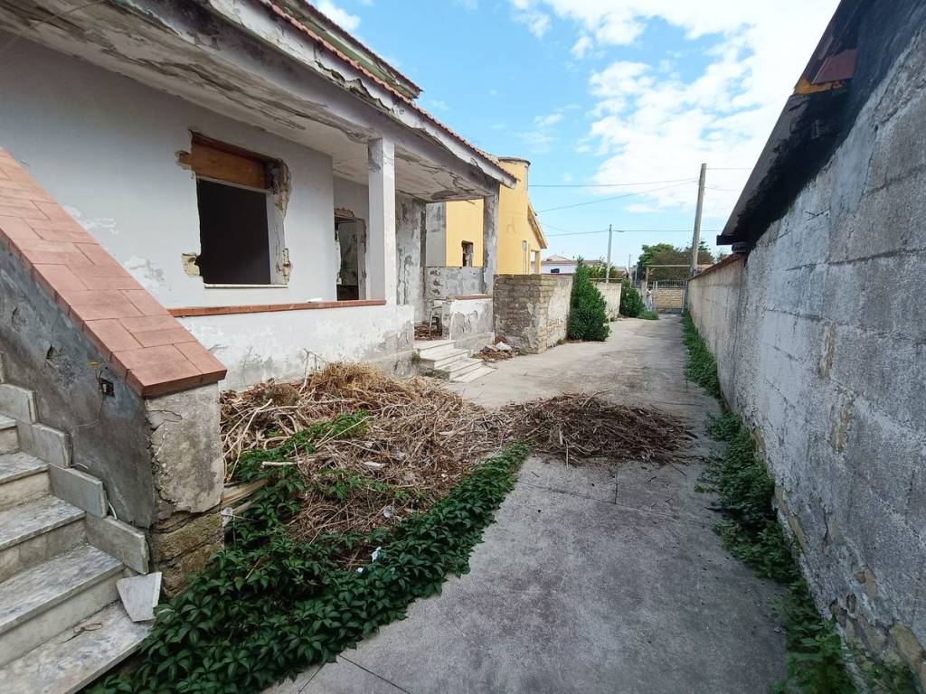 Villa a Castel volturno in Via Verona - Foto 3