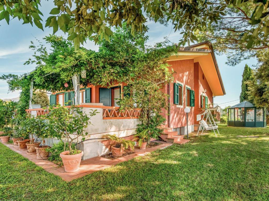 Villa a Massarosa in Via del Palazzetto, 548 - Foto 3
