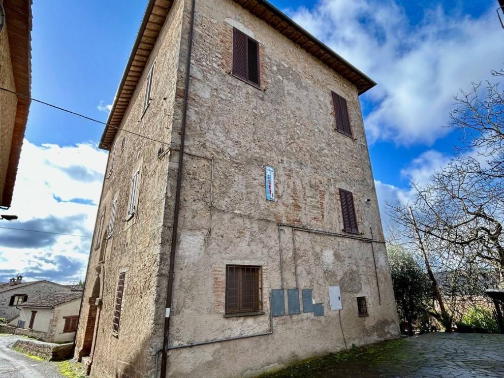 Rustico / casale a Massa martana in Vocabolo Raggio - Foto 2