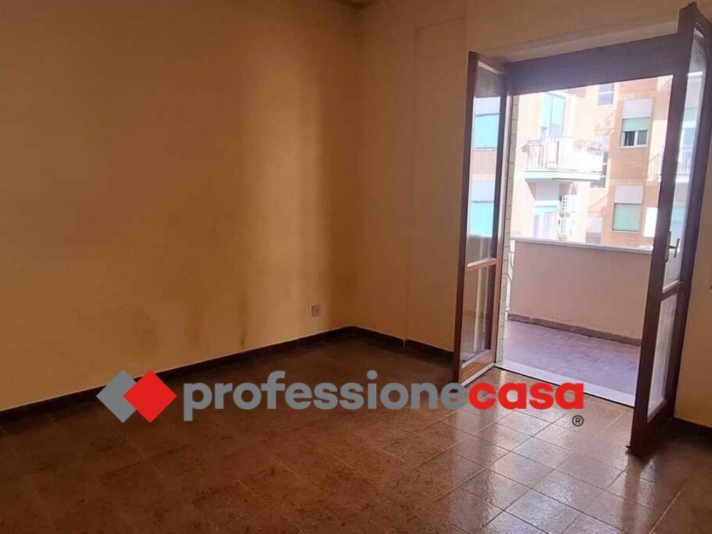 Appartamento a Pomezia in Via Camillo Benso di Cavour - Foto 3