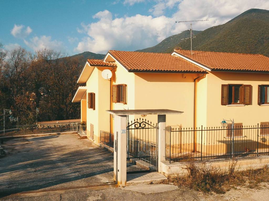 Villa a Cervaro in Via Masciola - Foto 2