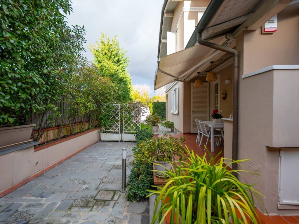 Villa a Forte dei marmi in Via Lorenzo Quartieri - Foto 3