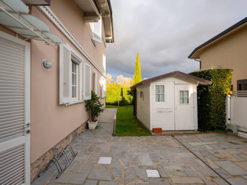Villa a Forte dei marmi in Via Lorenzo Quartieri - Foto 5