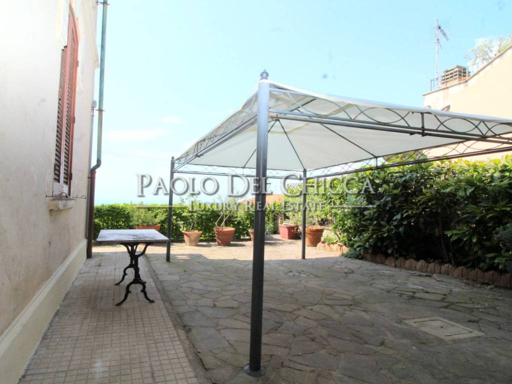 Villa a Livorno in Via Giorgio Byron - Foto 2