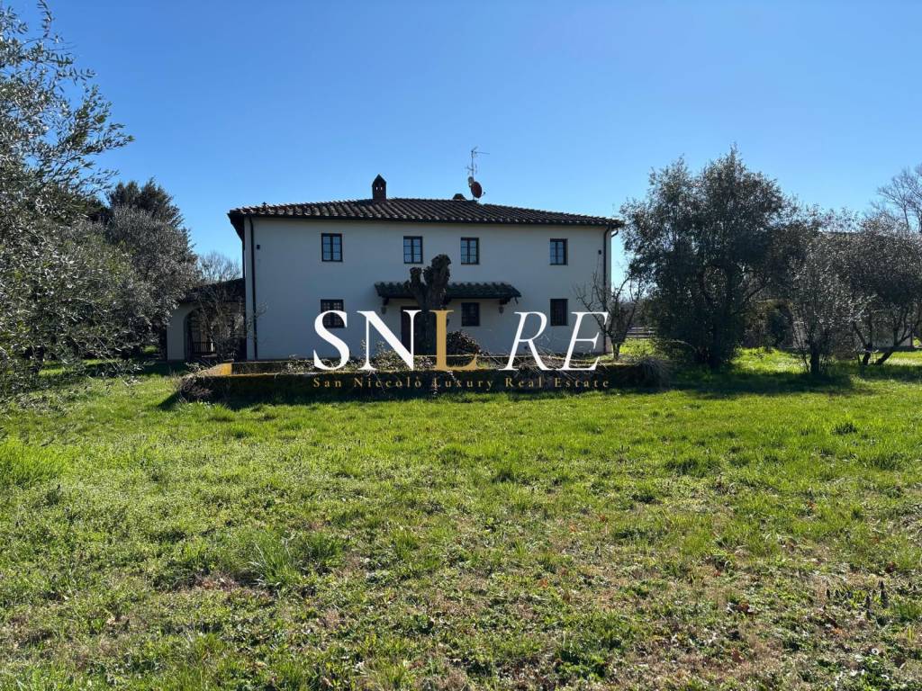 Rustico / casale a Terranuova bracciolini in Via Poggio Bracciolini - Foto 2