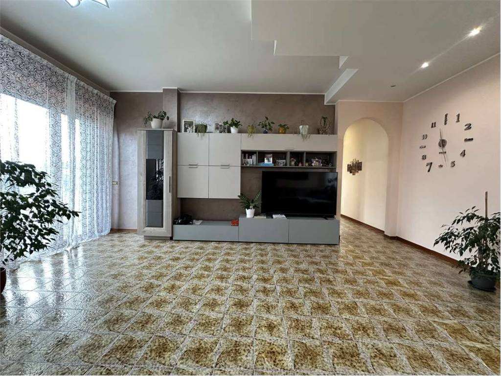 Appartamento a Oleggio - Foto 2