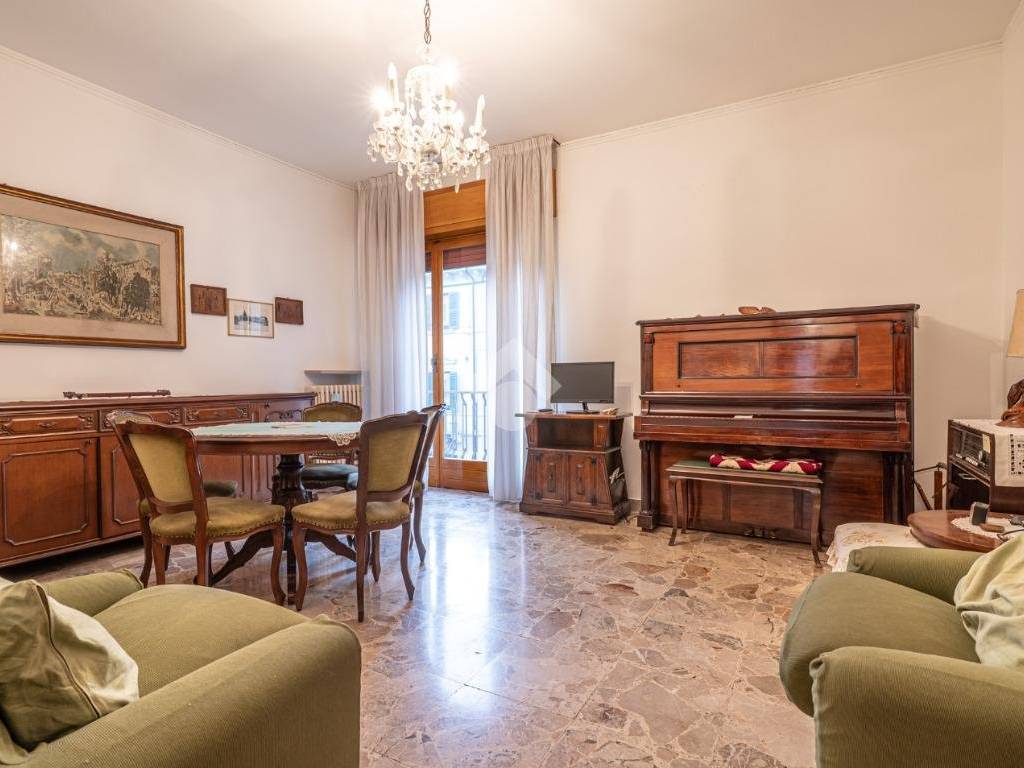 Appartamento a Verona in Via Guglielmo Marconi, 31 - Foto 2