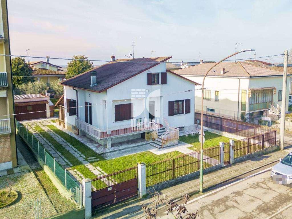 Villa a Porto mantovano in Via Martiri della Libertà - Foto 5