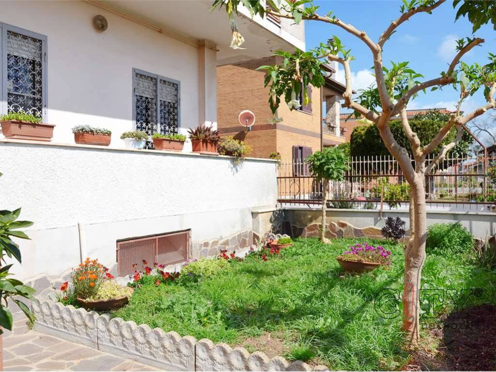 Appartamento a Pomezia in Via Rimini, 8 - Foto 2
