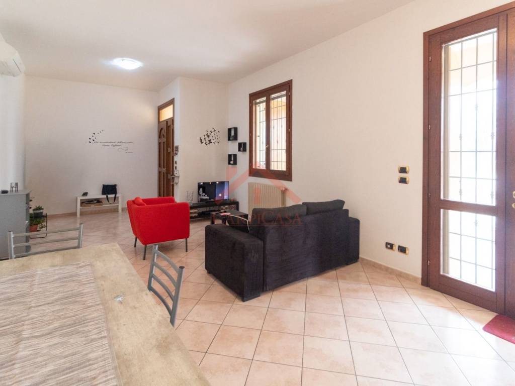 Villetta a schiera a Novi di modena in Via Chiesa Sud - Foto 2