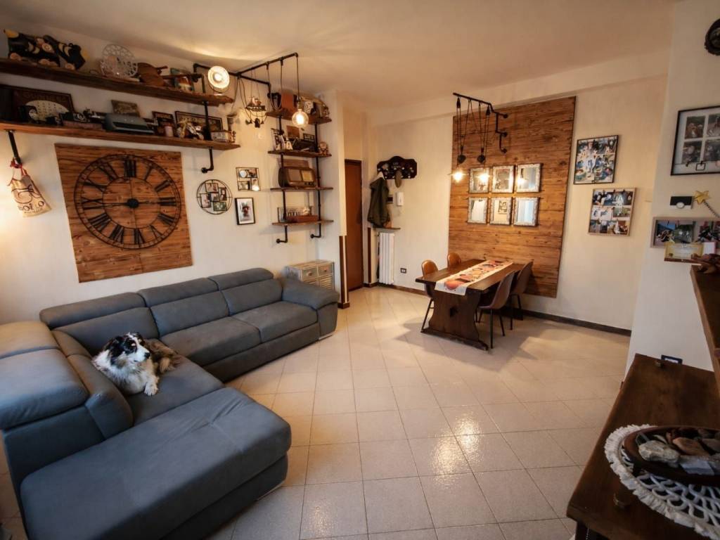 Appartamento a Tradate in Via Carlo Rossini, 1 - Foto 2