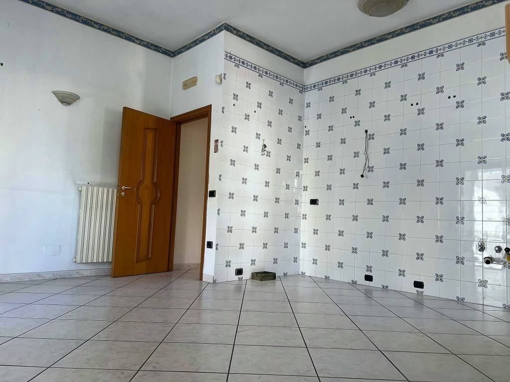 Appartamento a Portici in Via Dalbono - Foto 4