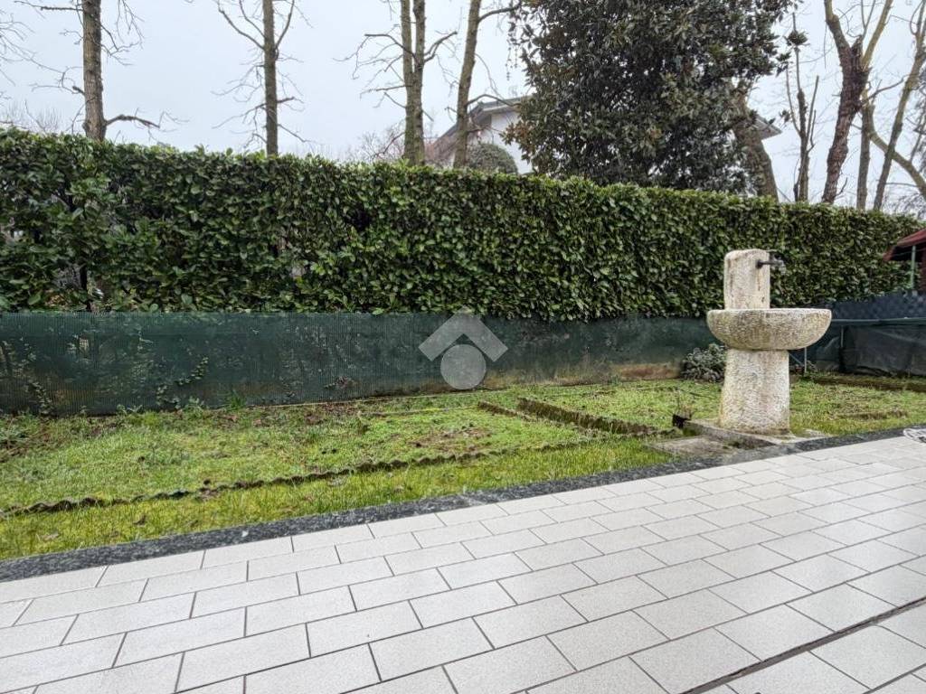 Villa a Zeccone in Via Italia, 10 - Foto 4