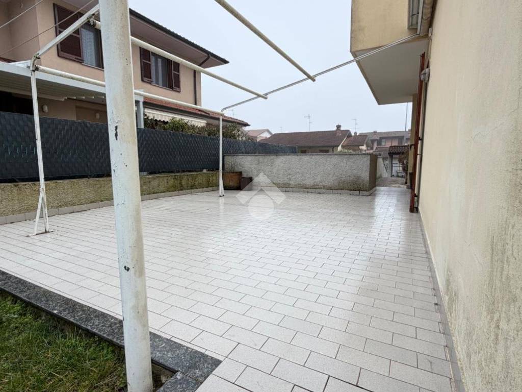 Villa a Zeccone in Via Italia, 10 - Foto 5