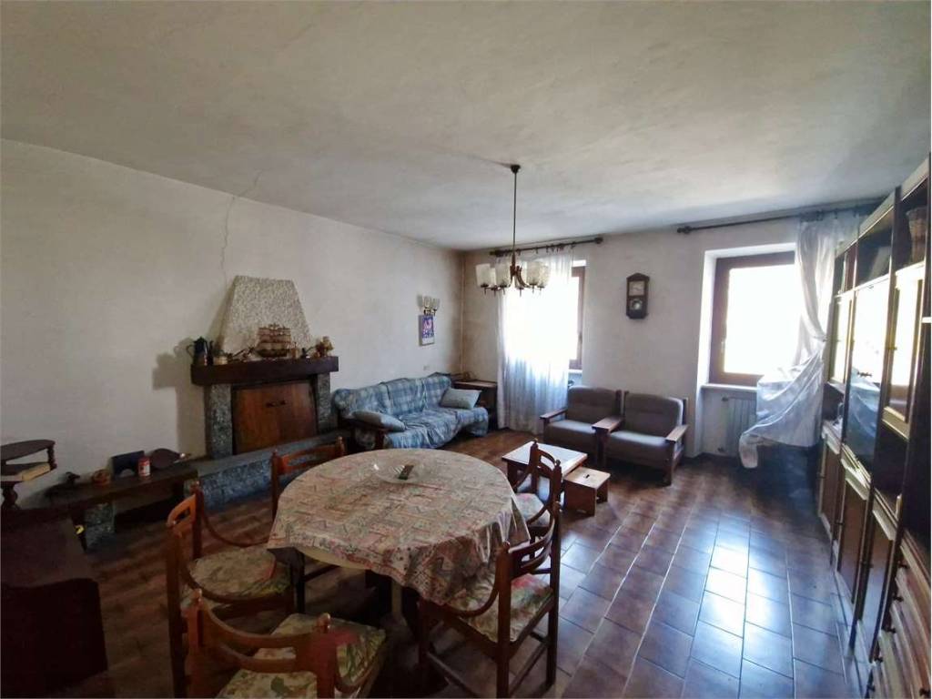 Appartamento a Sangiano in Via Giuseppe Besozzi, 52 - Foto 2