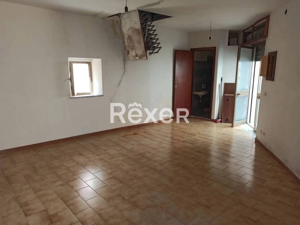 Casa indipendente a Satriano in Via Umberto I - Foto 2