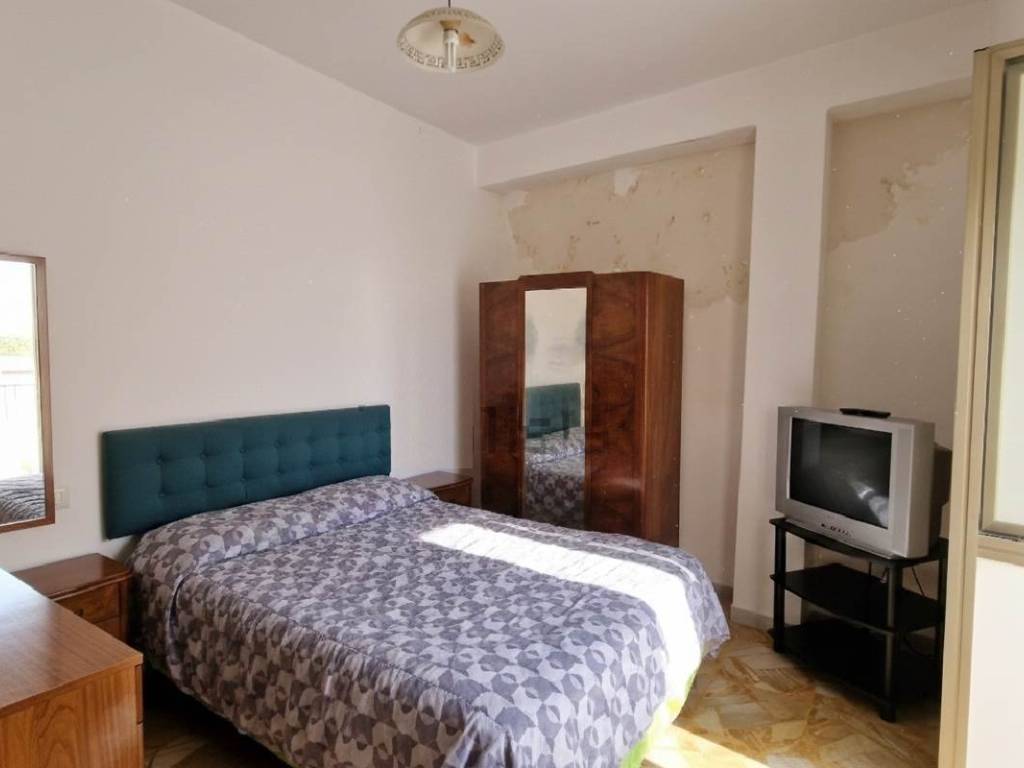 Casa indipendente a Mondragone in Via Settembrini - Foto 2