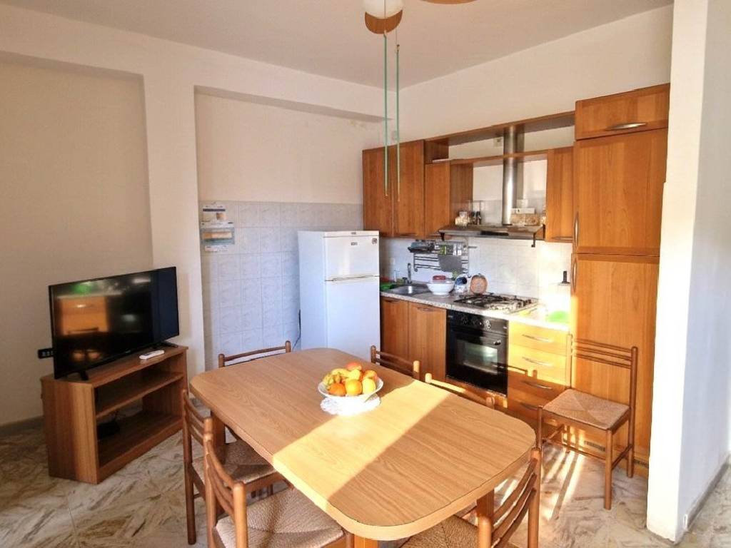 Casa indipendente a Mondragone in Via Settembrini - Foto 4